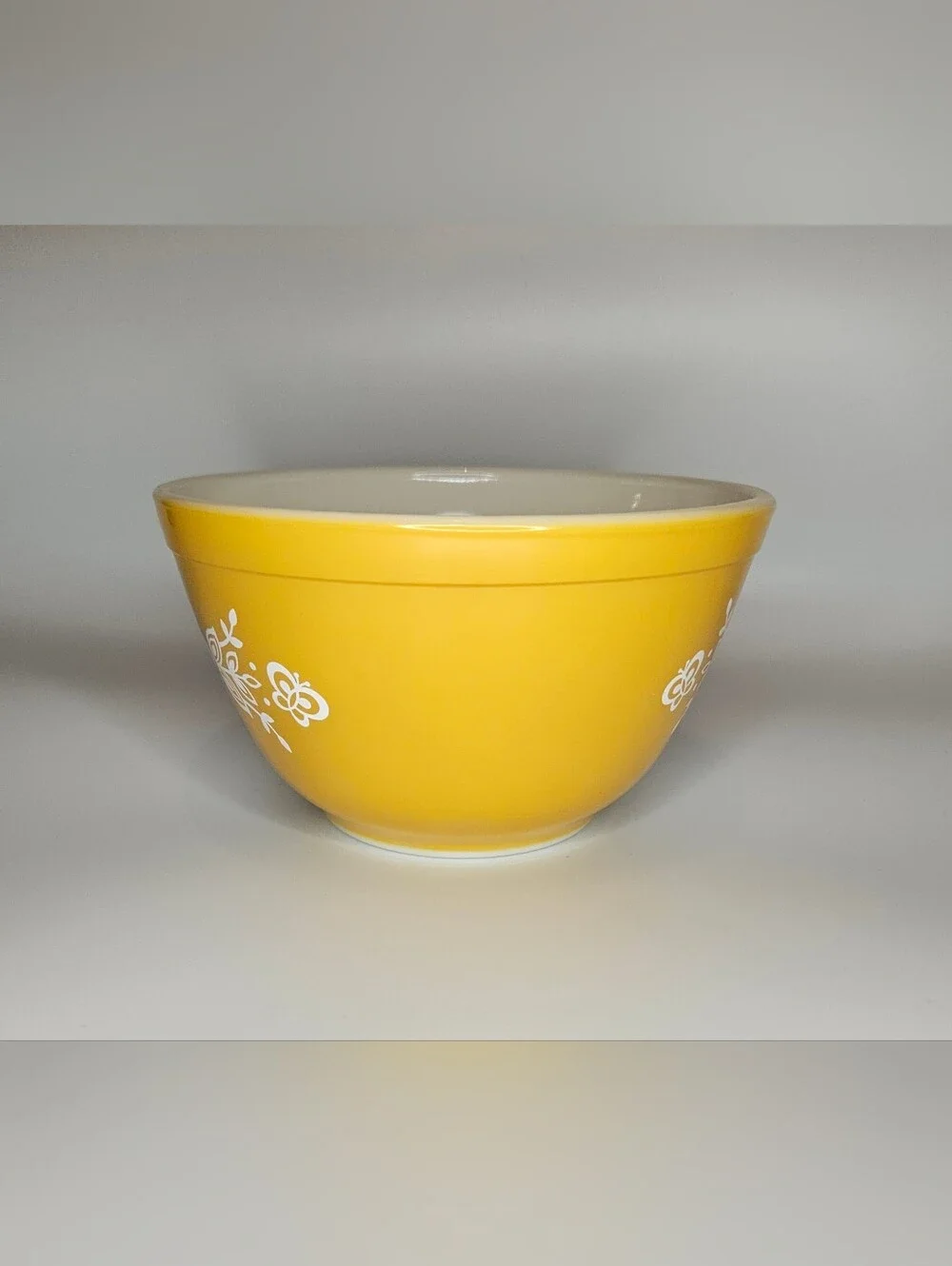 Vintage 1970s PYREX #401 1-1/2 PT 750 ML Ovenware Mixing Bowl -  Butterfly Gold